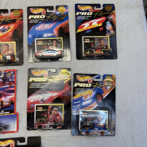 Hot Wheels Pro Racing 1997 Lot of 10 + 2 Bonus Cars 1:64 Die-Cast NASCAR Sealed - Picture 4 of 10